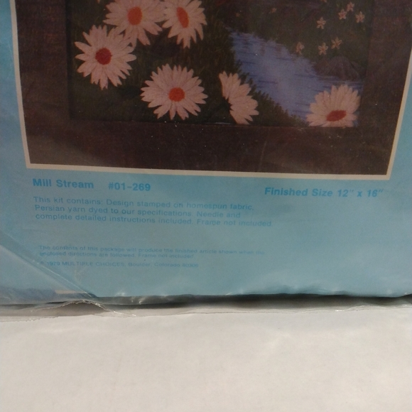 Crewel embroidery kit. Vintage. 1979. 12"x 16". - Picture 2 of 3